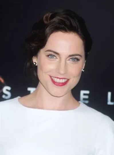 Antje Traue