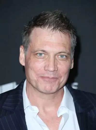 Holt McCallany