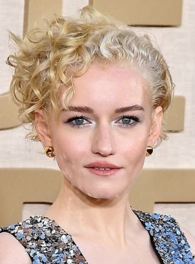 Julia Garner